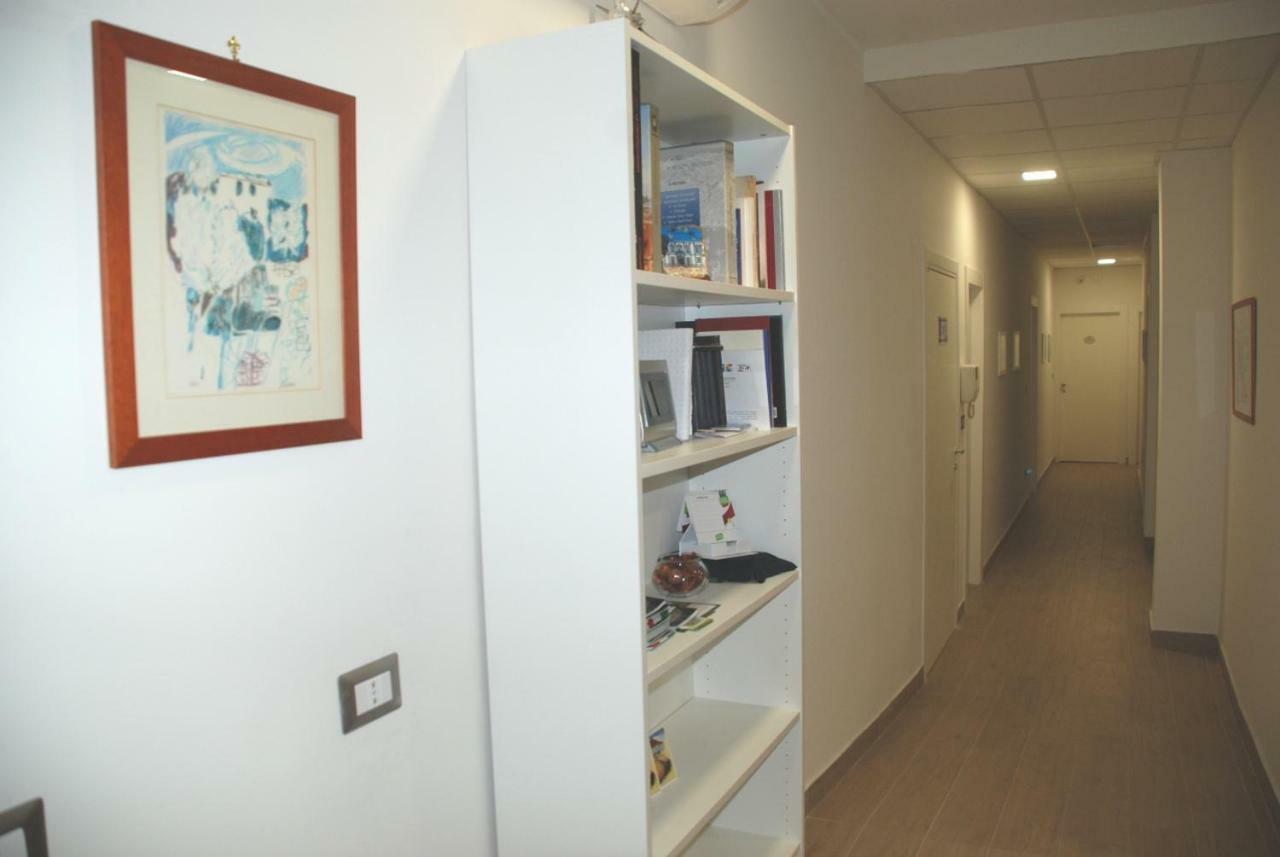 Binario 2 Hotel Сан Джорджо а Кремано Екстериор снимка