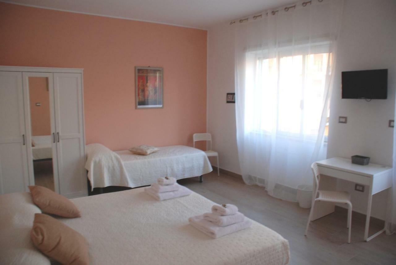 Binario 2 Hotel Сан Джорджо а Кремано Екстериор снимка
