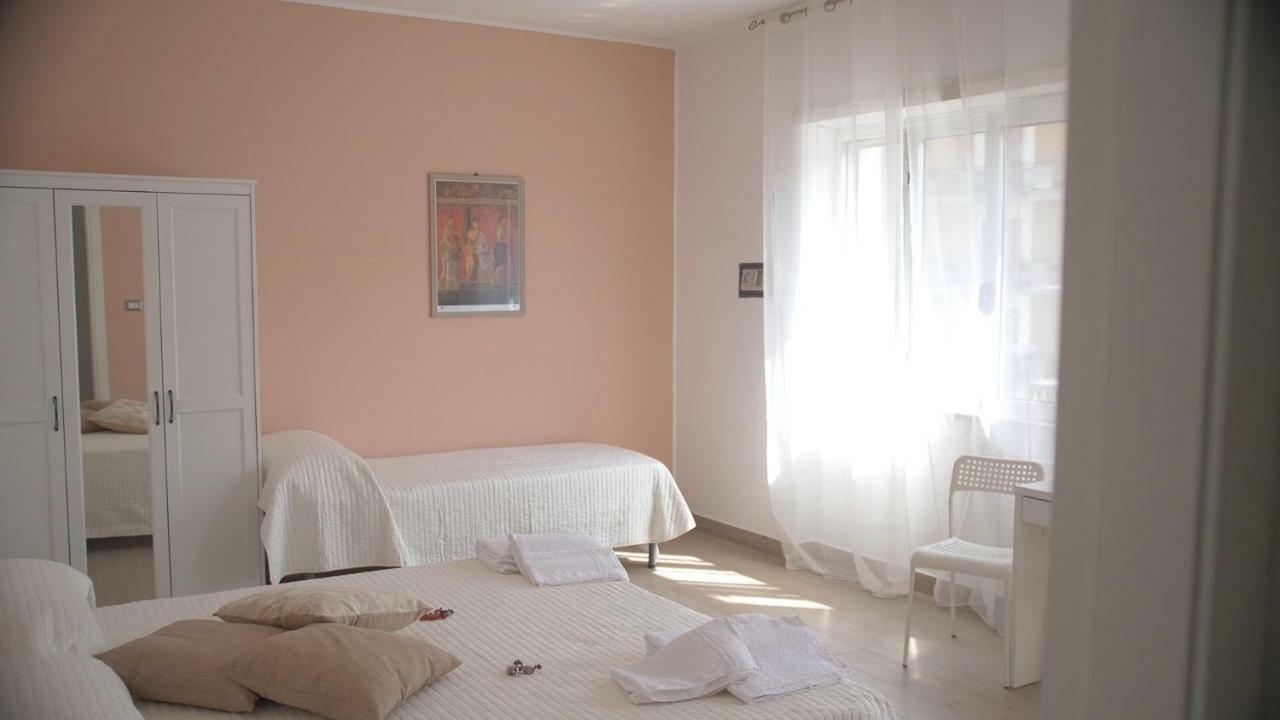 Binario 2 Hotel Сан Джорджо а Кремано Екстериор снимка
